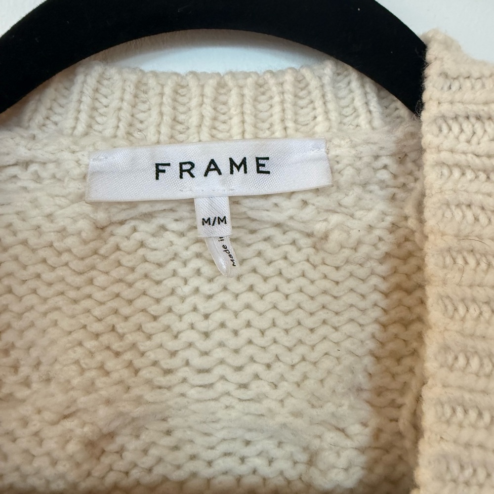 Frame Ivory Cable Knit Merino Wool V-Neck Cropped Sweater - Picture 4 of 6